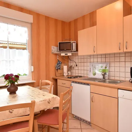 Cozy Holiday With Fenced Garden Near Sea In * Pepelow
