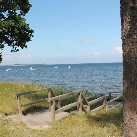 Cozy Holiday With Fenced Garden Near Sea In * Pepelow